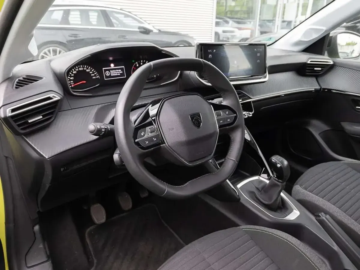 Gebraucht Peugeot 208 Active 75 PS (55 kW) 2024 Gelb Kleinwagen