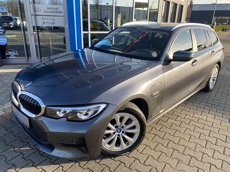 Gebraucht BMW 320e Advantage 204 PS (150 kW) 2022 Grau Kombi
