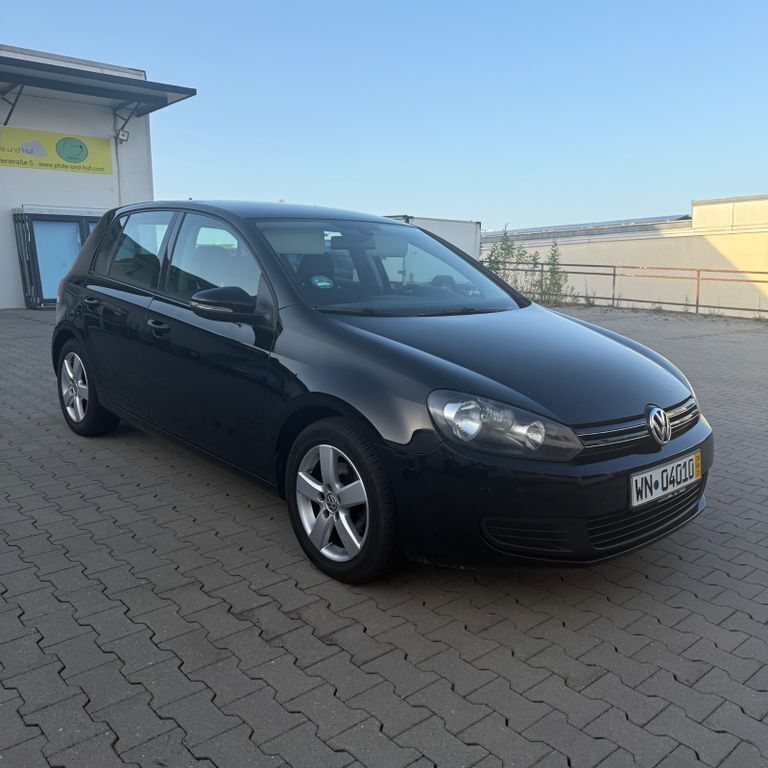 Schwarz Gebraucht 2012 VW Golf VII Comfortline Limousine | 5.499 € (Fairer Preis) - Bild 1/4