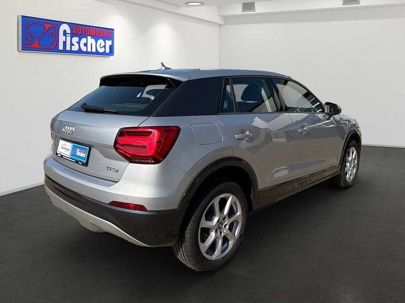 Gebraucht Audi Q2 Design 150 PS (110 kW) 2018 Florettsilber metallic (metallic) SUV