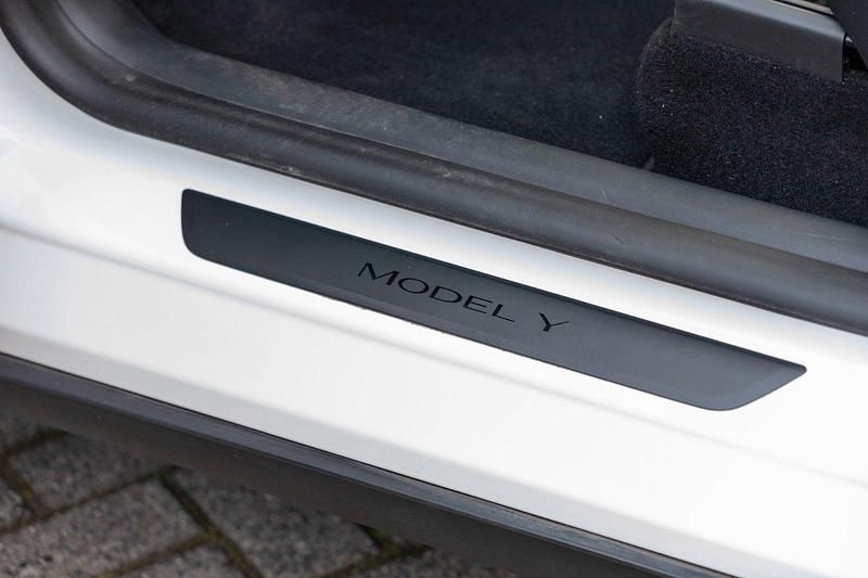 Gebraucht Tesla Model Y 274 kW (373 PS) 2024 Weiß SUV