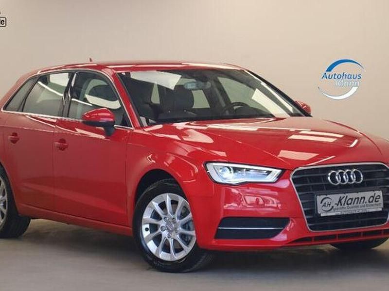 Gebraucht Audi A3 Attraction 122 PS (89 kW) 2013 Rot Limousine