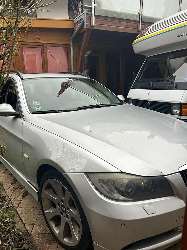 Gebraucht BMW 330 231 PS (169 kW) 2008 Grau Kombi