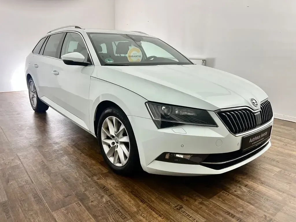 Gebraucht Skoda Superb 150 PS (110 kW) 2018 Weiß Kombi