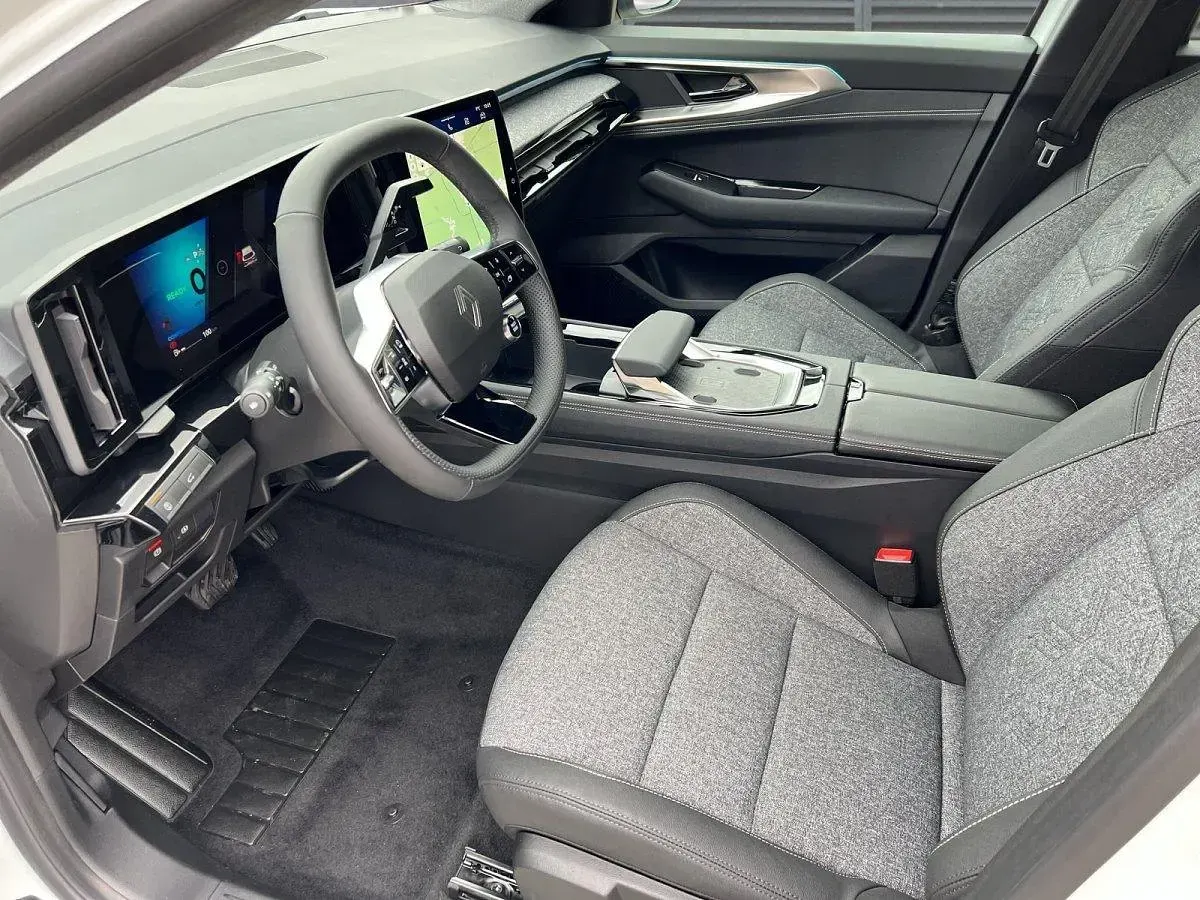 Neu Renault Austral Techno 200 PS (147 kW) 2026 Perlmuttweiß + blackpearlsch SUV