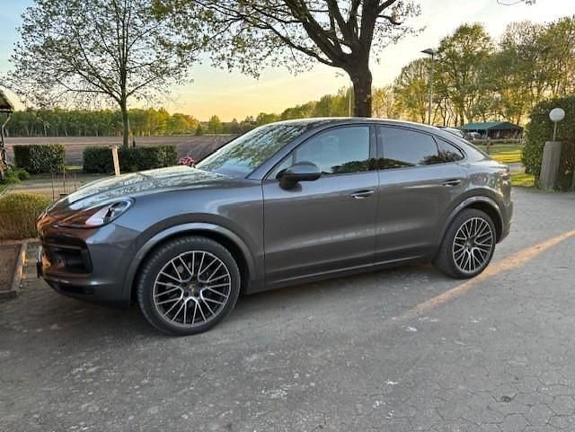 Grau Gebraucht 2022 Porsche Cayenne Sport SUV | 59.900 € (Superpreis) - Bild 1/1