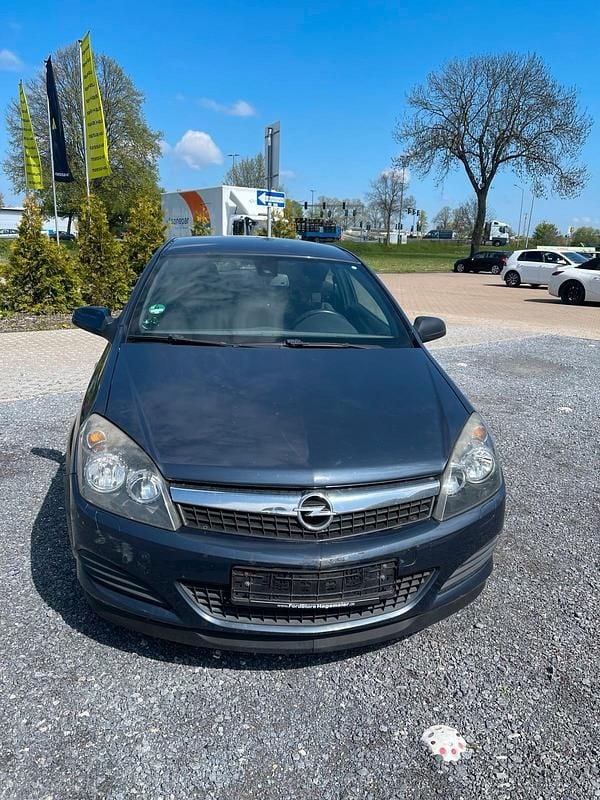 Second-hand Opel Astra 105 CP (77 kW) 2008 Albastru Coupe