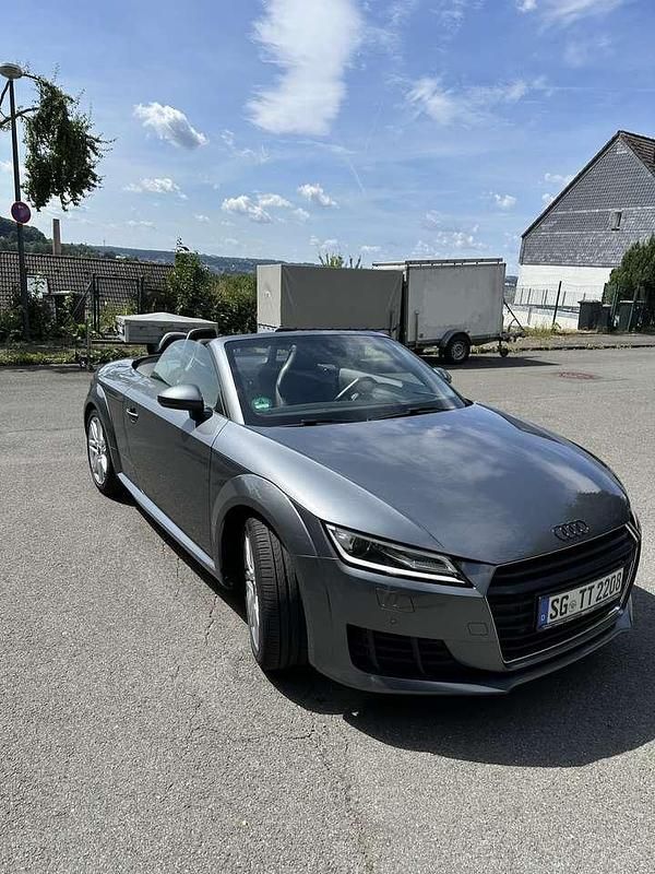 Grau Gebraucht 2018 Audi TT Cabrio | 24.000 € (Guter Preis) - Bild 1/4