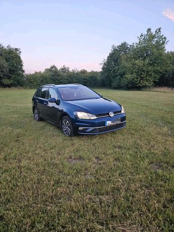 Blau Gebraucht 2017 VW Golf VII Kombi | 16.790 € - Bild 1/4