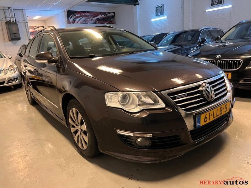 Braun Gebraucht 2010 VW Passat Limousine | 2.500 € (Superpreis) - Bild 1/4