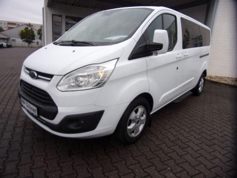 Weiß Gebraucht 2017 Ford Tourneo Kombi | 23.980 € (Fairer Preis) - Bild 1/4