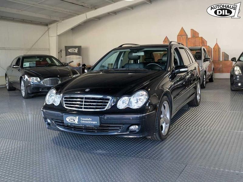 Gebraucht Mercedes C220 150 PS (110 kW) 2007 Obsidianschwarz  metalliclack (metallic) Kombi