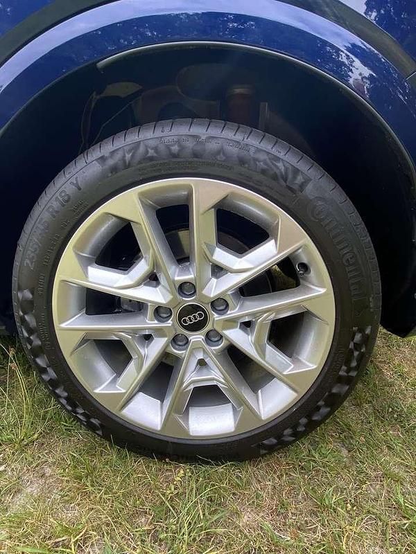 Gebraucht Audi SQ2 300 PS (220 kW) 2024 Blau SUV