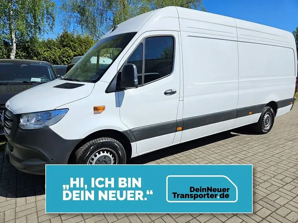 Second-hand Mercedes Sprinter 170 CP (125 kW) 2025 Alb Van