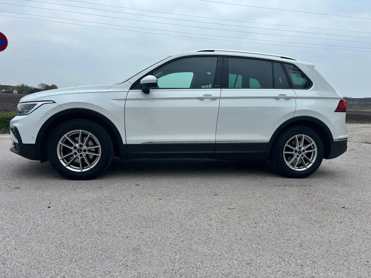 Używany VW Tiguan Active 150 KM (110 kW) 2022 Biały SUV