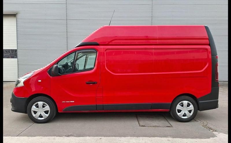 Gebraucht Renault Trafic 125 PS (91 kW) 2017 Rot Van / Kleinbus