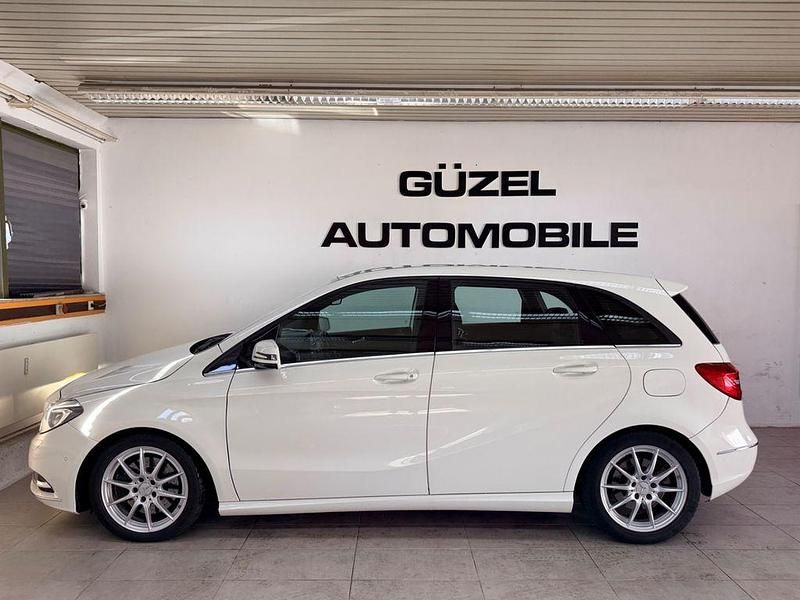 Gebraucht Mercedes B220 170 PS (125 kW) 2013 Silber Van / Kleinbus
