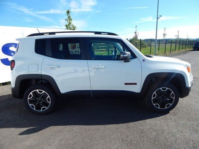 Gebraucht Jeep Renegade Trailhawk 170 PS (125 kW) 2017 Weiß SUV