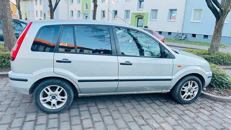 Grau Gebraucht 2003 Ford Fusion Van / Kleinbus | 799 € (Guter Preis) - Bild 1/2
