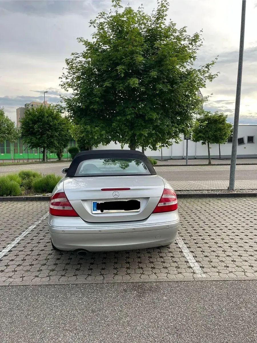 Gebraucht Mercedes CLK240 Elegance 170 PS (125 kW) 2003 Silber Cabrio