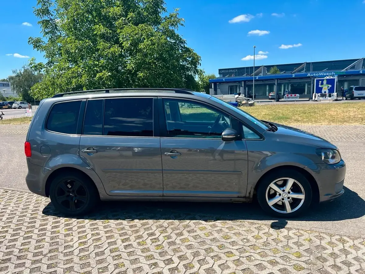 Gebraucht VW Touran 140 PS (102 kW) 2010 Grau Van / Kleinbus