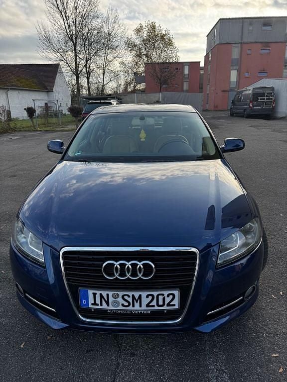 Gebraucht Audi A3 Ambition 140 PS (102 kW) 2011 Blau Limousine