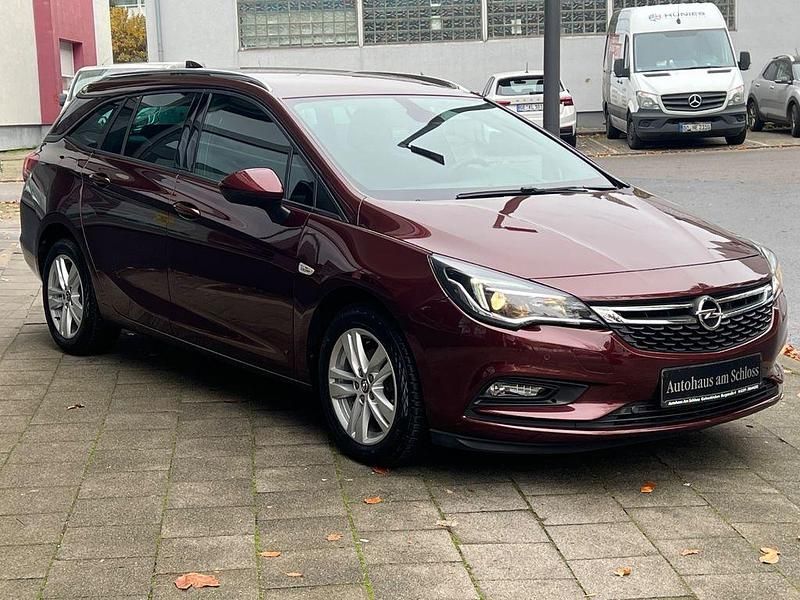 Gebraucht Opel Astra 125 PS (91 kW) 2018 Rot Limousine