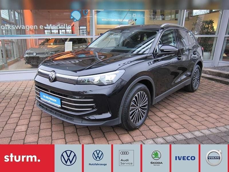 Grenadillschwarz metallic Gebraucht 2025 VW Tiguan Elegance SUV | 44.890 € - Bild 1/4
