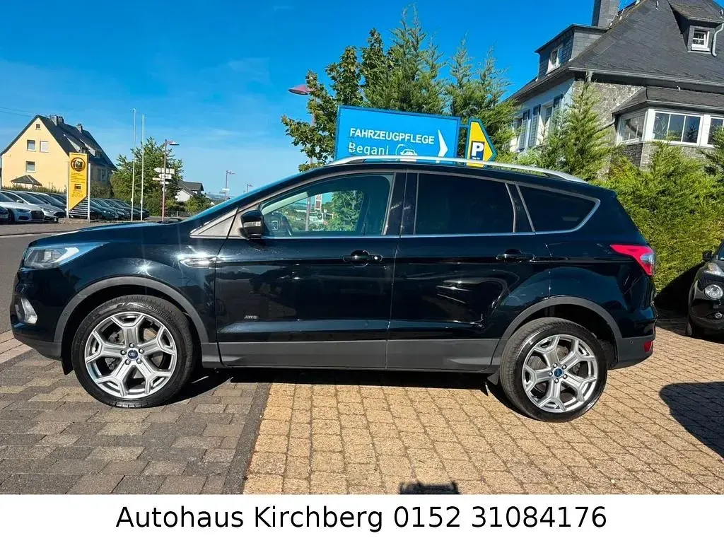 Gebraucht Ford Kuga Titanium 179 PS (131 kW) 2018 Schwarz SUV