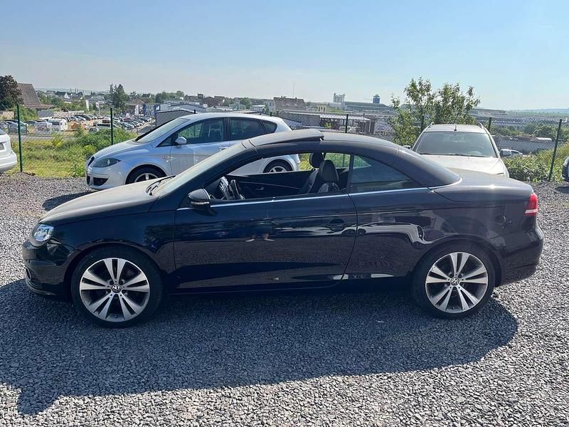 Gebraucht VW Eos 140 PS (102 kW) 2011 Deep black perleffekt Cabrio
