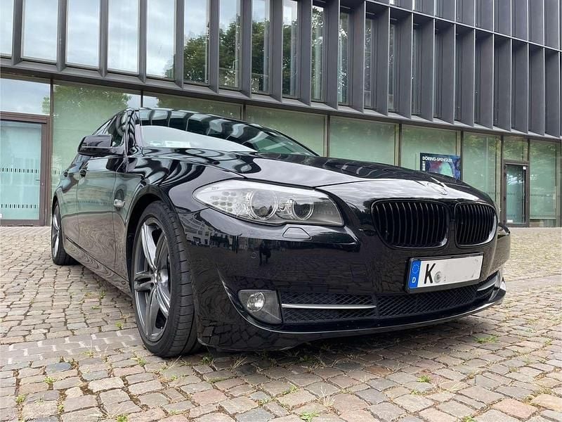 Schwarz Gebraucht 2010 BMW 528 Performance Limousine | 9.999 € (Superpreis) - Bild 1/4