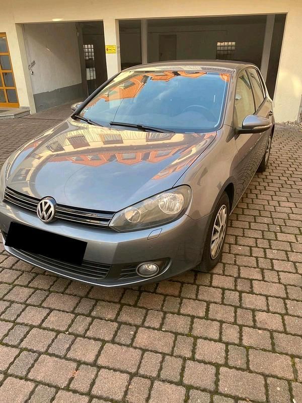 Grau Gebraucht 2012 VW Golf Highline Limousine | 3.900 € (Superpreis) - Bild 1/4