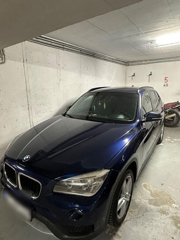 Blau Gebraucht 2013 BMW X1 SUV | 14.500 € - Bild 1/4