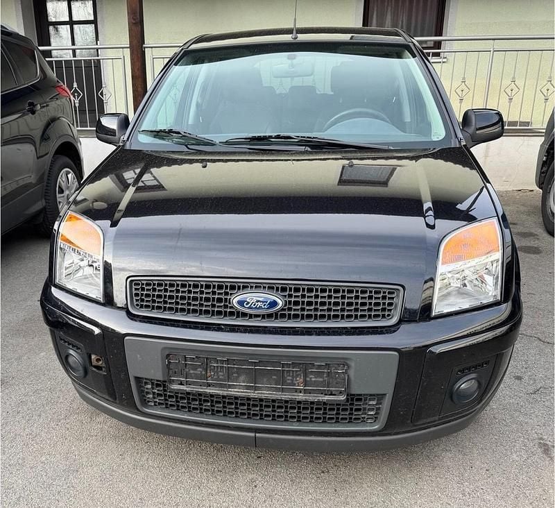 Gebraucht Ford Fusion 80 PS (58 kW) 2010 Schwarz Kleinwagen