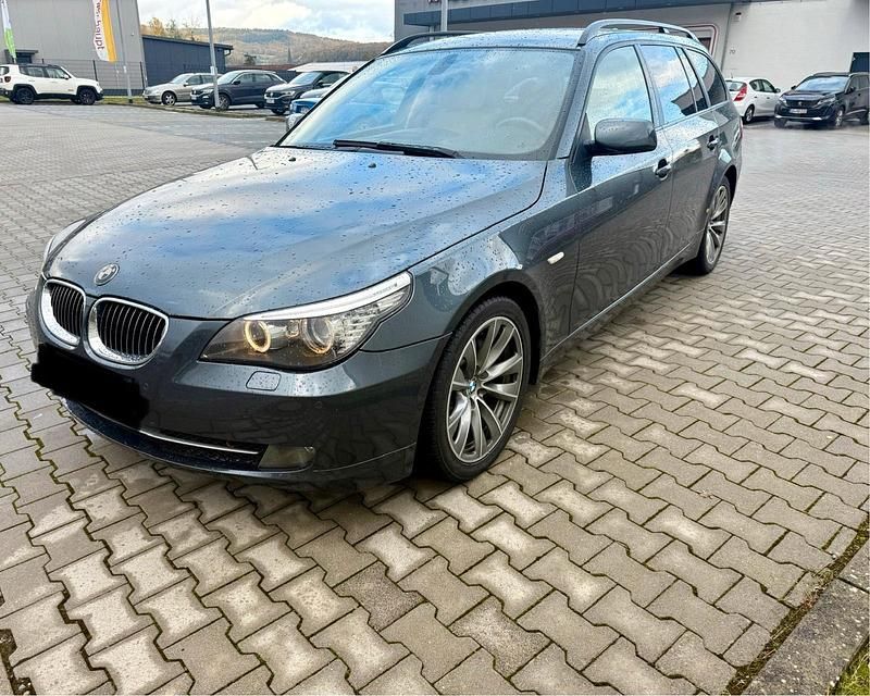 Gebraucht BMW 525 218 PS (160 kW) 2007 Grau Kombi