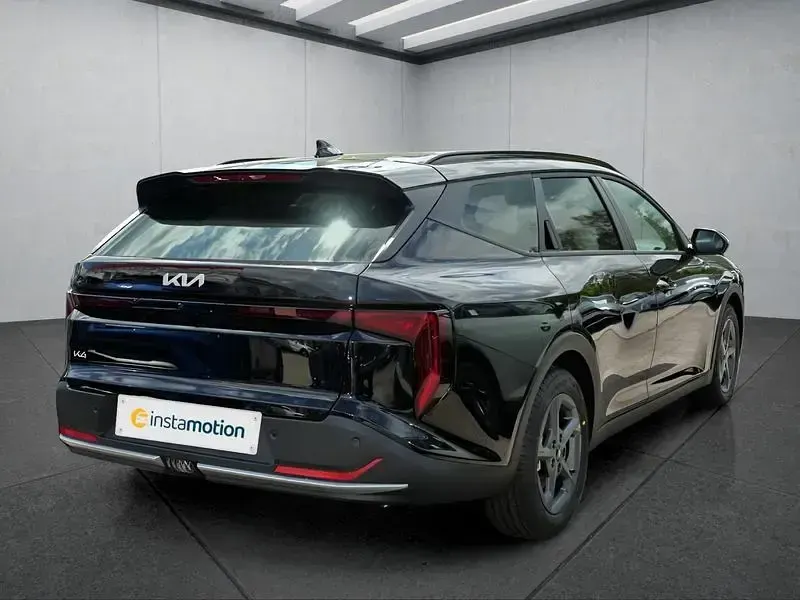 Neu Kia K4 150 PS (110 kW) 2026 Schwarz Kombi