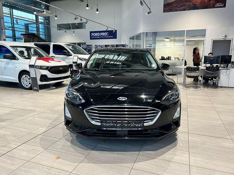 Gebraucht Ford Focus Titanium 125 PS (91 kW) 2019 Iridiumschwarz metallic Limousine