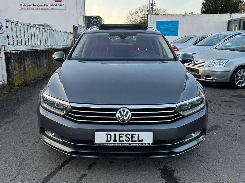 Grau Gebraucht 2015 VW Passat Highline Kombi | 13.298 € (Superpreis) - Bild 1/4