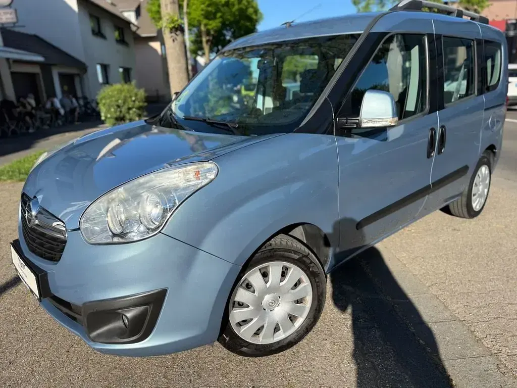 Używany Opel Combo Edition 90 KM (66 kW) 2012 Niebieski Minivan