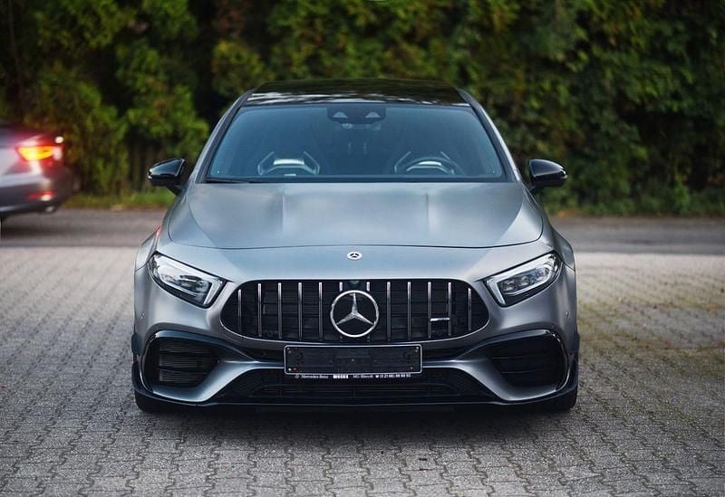 Mountaingrau magno Gebraucht 2020 Mercedes A45 AMG AMG Limousine | 54.950 € - Bild 1/4