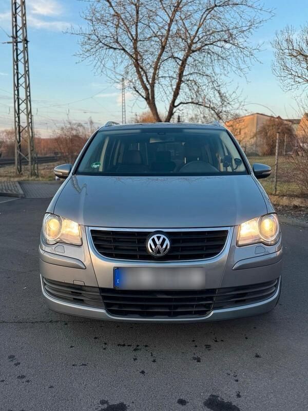 Grau Gebraucht 2009 VW Touran Conceptline Van / Kleinbus | 4.500 € (Fairer Preis) - Bild 1/4