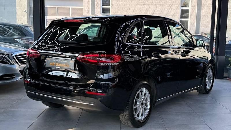 Gebraucht Mercedes 180 116 PS (85 kW) 2019 Schwarz Limousine