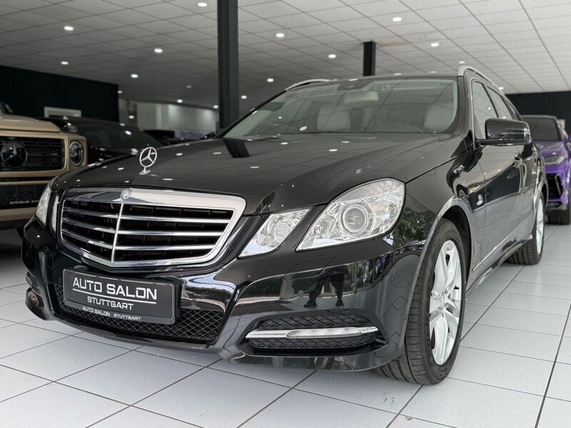 Schwarz Gebraucht 2012 Mercedes E220 Avantgarde Limousine | 9.990 € (Superpreis) - Bild 1/4