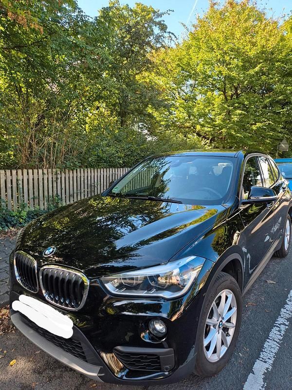 Schwarz Gebraucht 2019 BMW X1 Performance SUV | 22.500 € (Guter Preis) - Bild 1/4