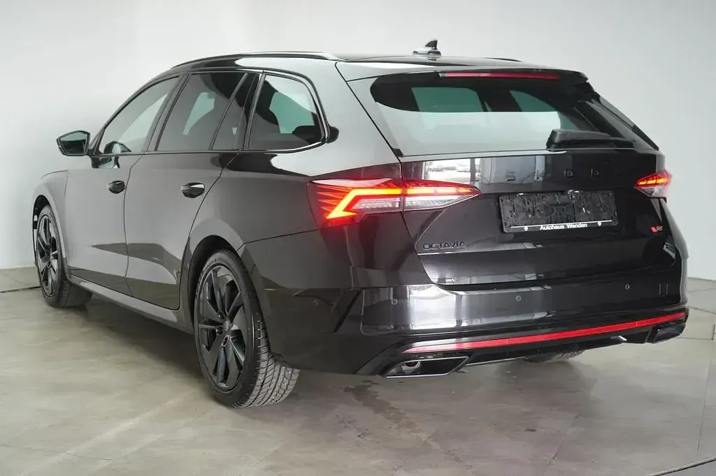 Gebraucht Skoda Octavia RS 265 PS (194 kW) 2025 Schwarz Limousine