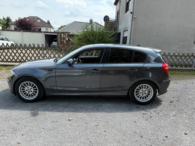 Grau Gebraucht 2008 BMW 120 Kleinwagen | 5.500 € (Etwas zu teuer) - Bild 1/4