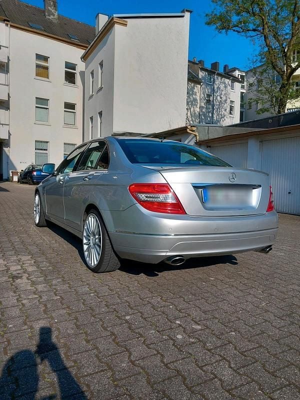Silber Gebraucht 2008 Mercedes C280 Avantgarde Limousine | 6.950 € (Fairer Preis) - Bild 1/4