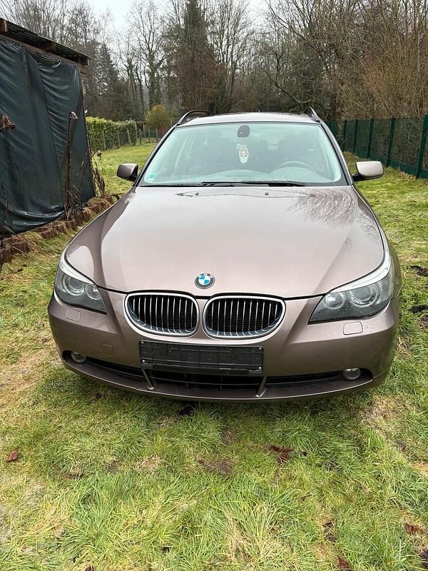 Gebraucht BMW 523 177 PS (130 kW) 2007 Braun Kombi