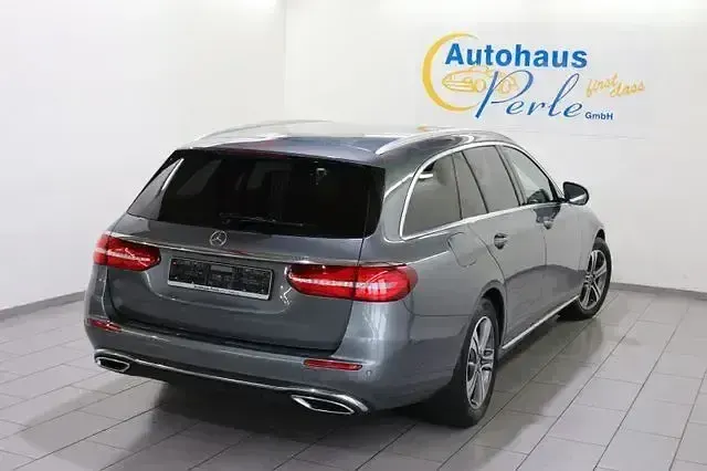 Gebraucht Mercedes E220 194 PS (142 kW) 2018 Grau Limousine