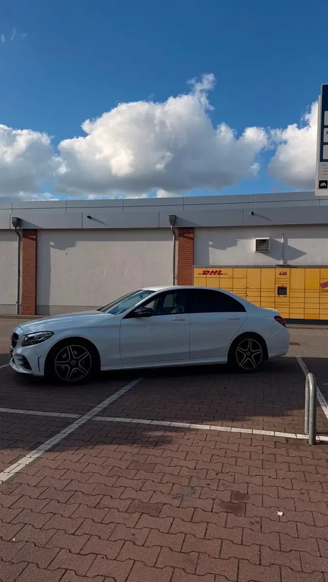 Gebraucht Mercedes C180 156 PS (114 kW) 2020 Weiß Limousine